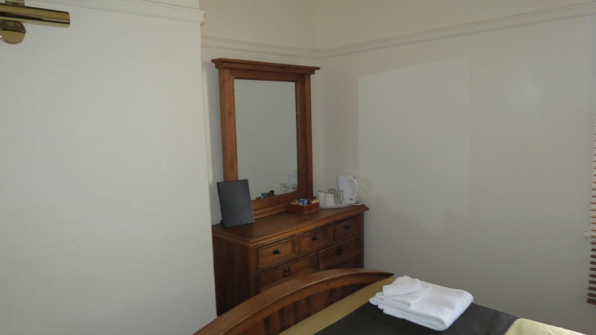 Hermitage Hill Country Retreat เวลลิงตัน ห้อง รูปภาพ